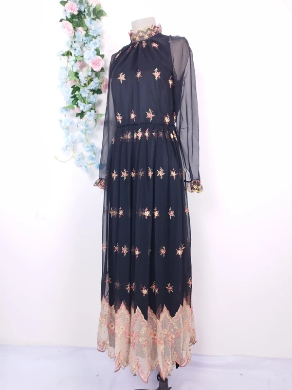 Black embroidered maxi dress — Vintage 80s 90s high neck gala