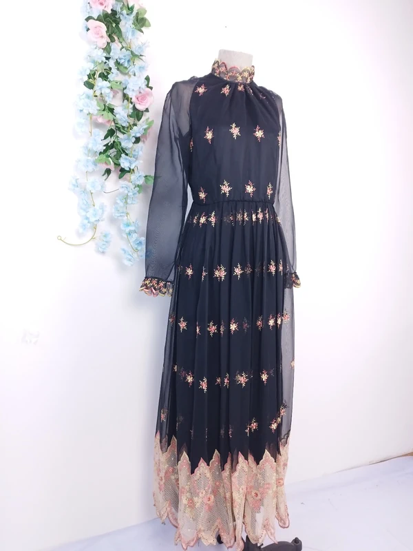 Black embroidered maxi dress — Vintage 80s 90s high neck gala