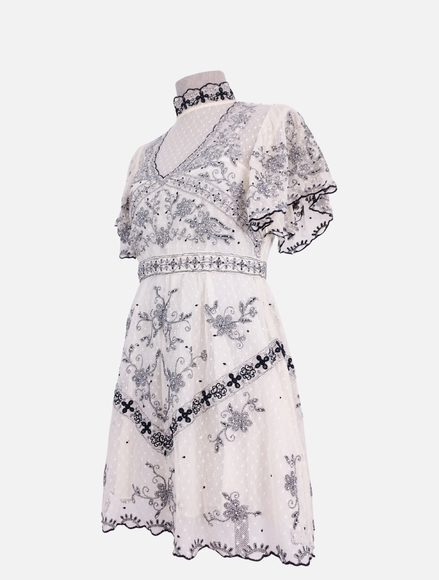 Romantisches ZARA-Kleid, Encaje y Bordado