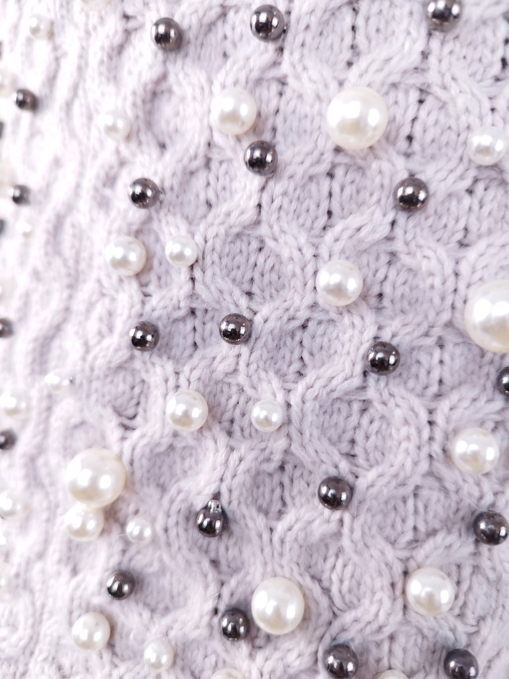 Kombiniert mit ZARA-Cardigan + Top-Punto Trenzado con Perlas