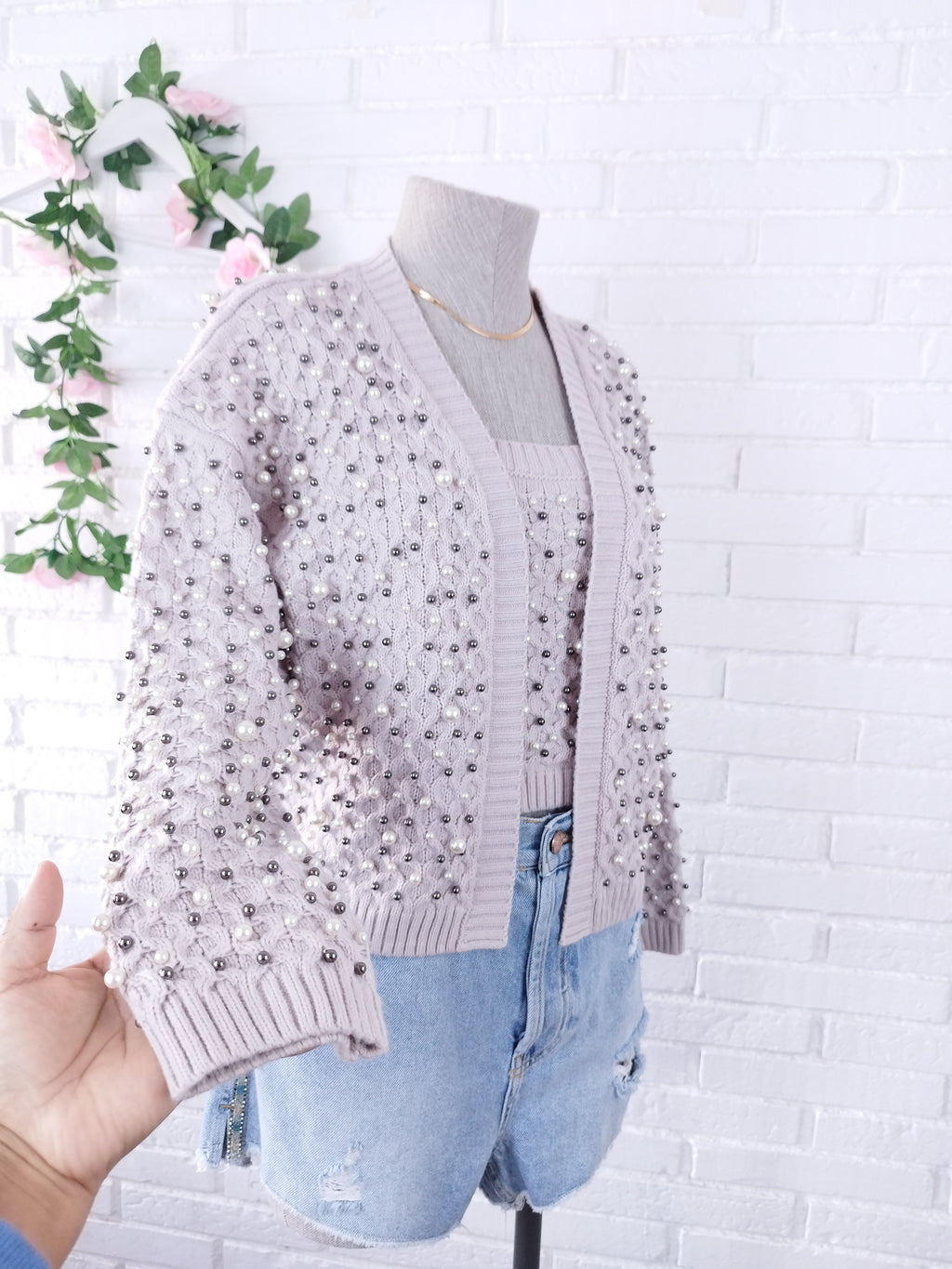 Kombiniert mit ZARA-Cardigan + Top-Punto Trenzado con Perlas