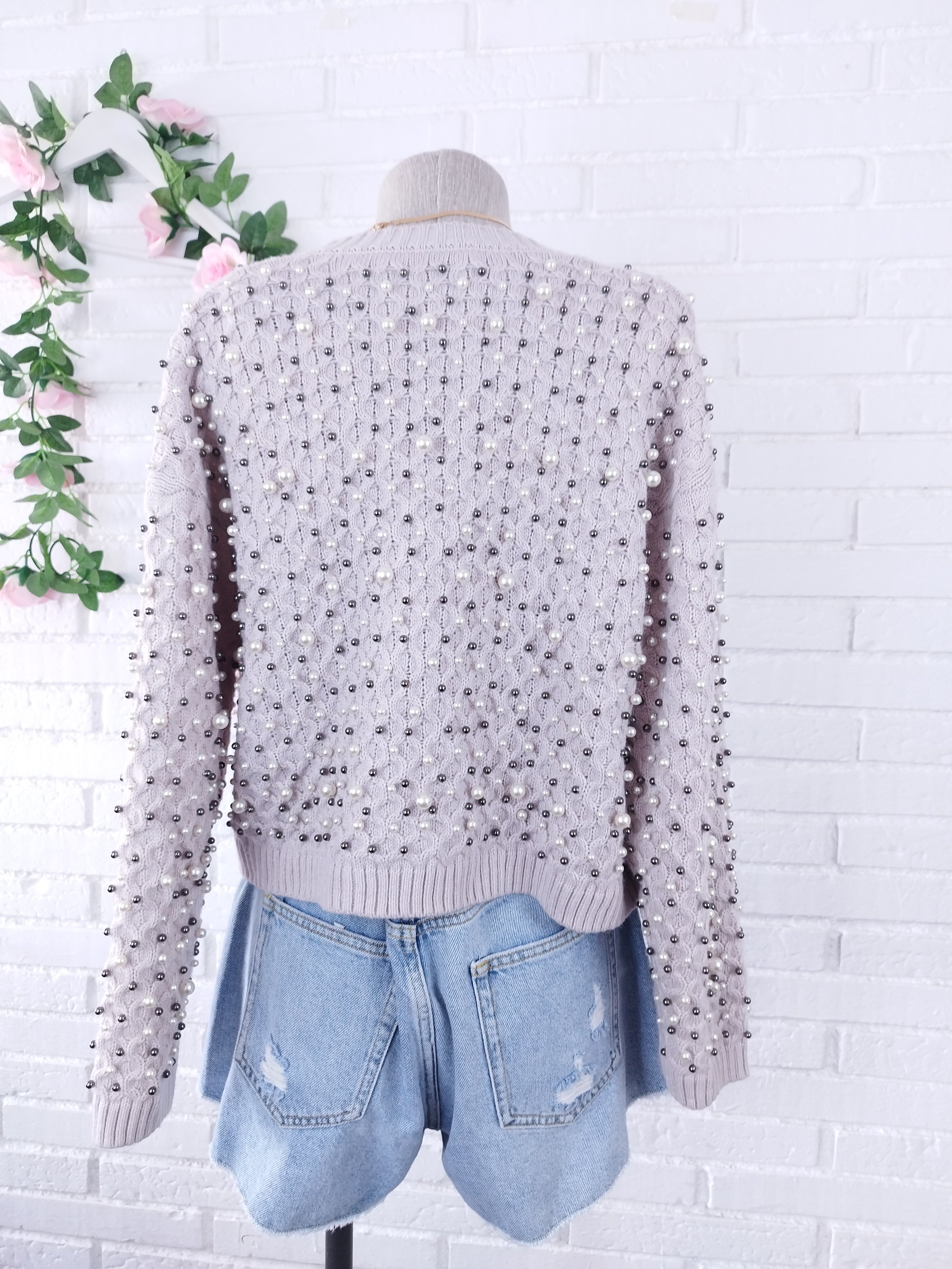 Kombiniert mit ZARA-Cardigan + Top-Punto Trenzado con Perlas