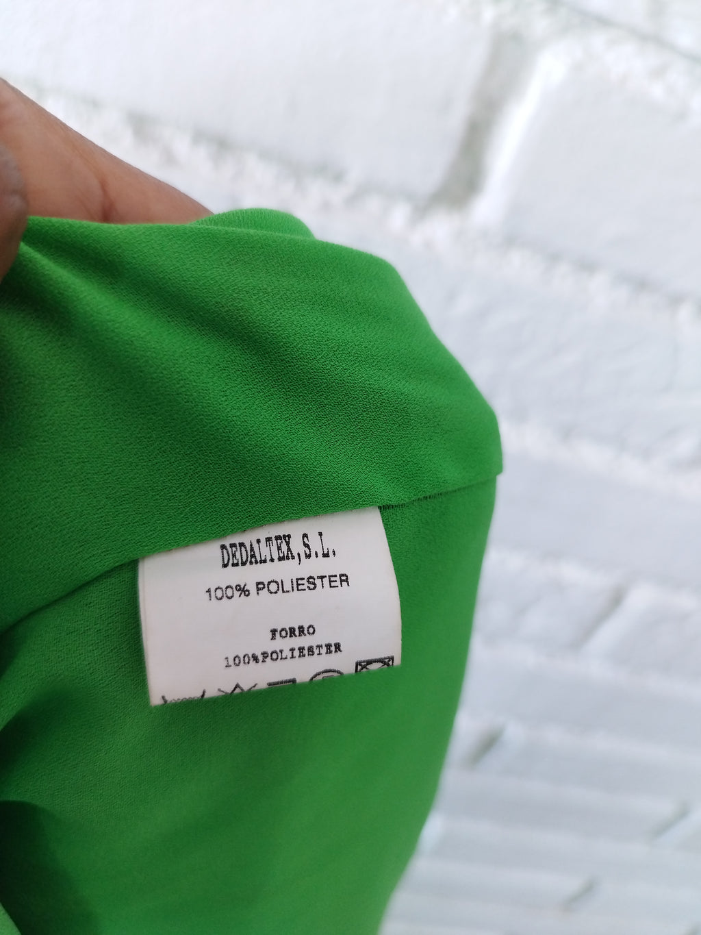 Vintage-Slipkleid aus den 90ern – grünes Blumenmuster, rosafarbene Pailletten &amp; lockere Passform