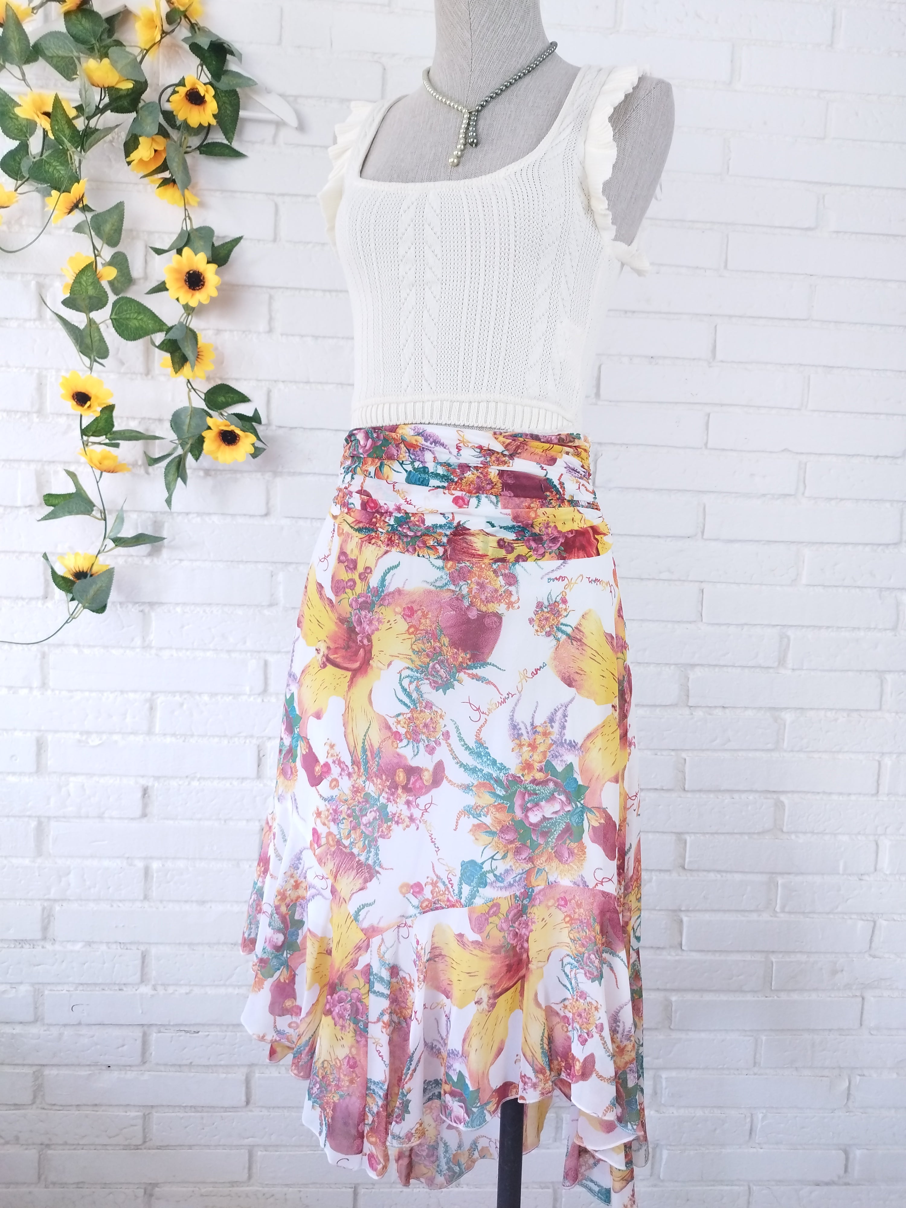 Montesinos Alama Vintage-Rock aus den 90er-Jahren – geraffter Bund, asymmetrischer Saum und Tüllmuster