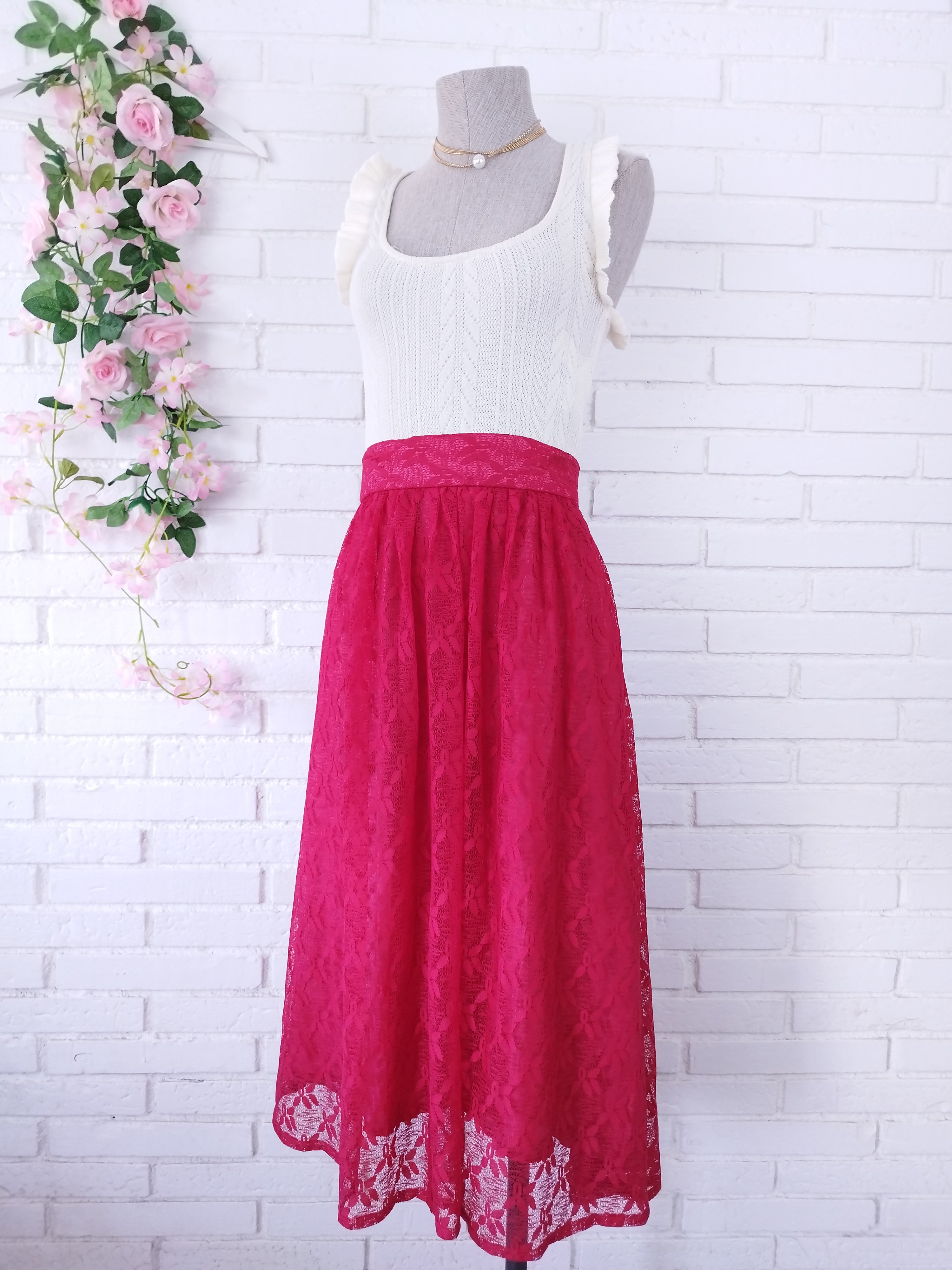 Vintage 90s Long Skirt — High Waist, Thick Red Lace & Romantic Silhouette