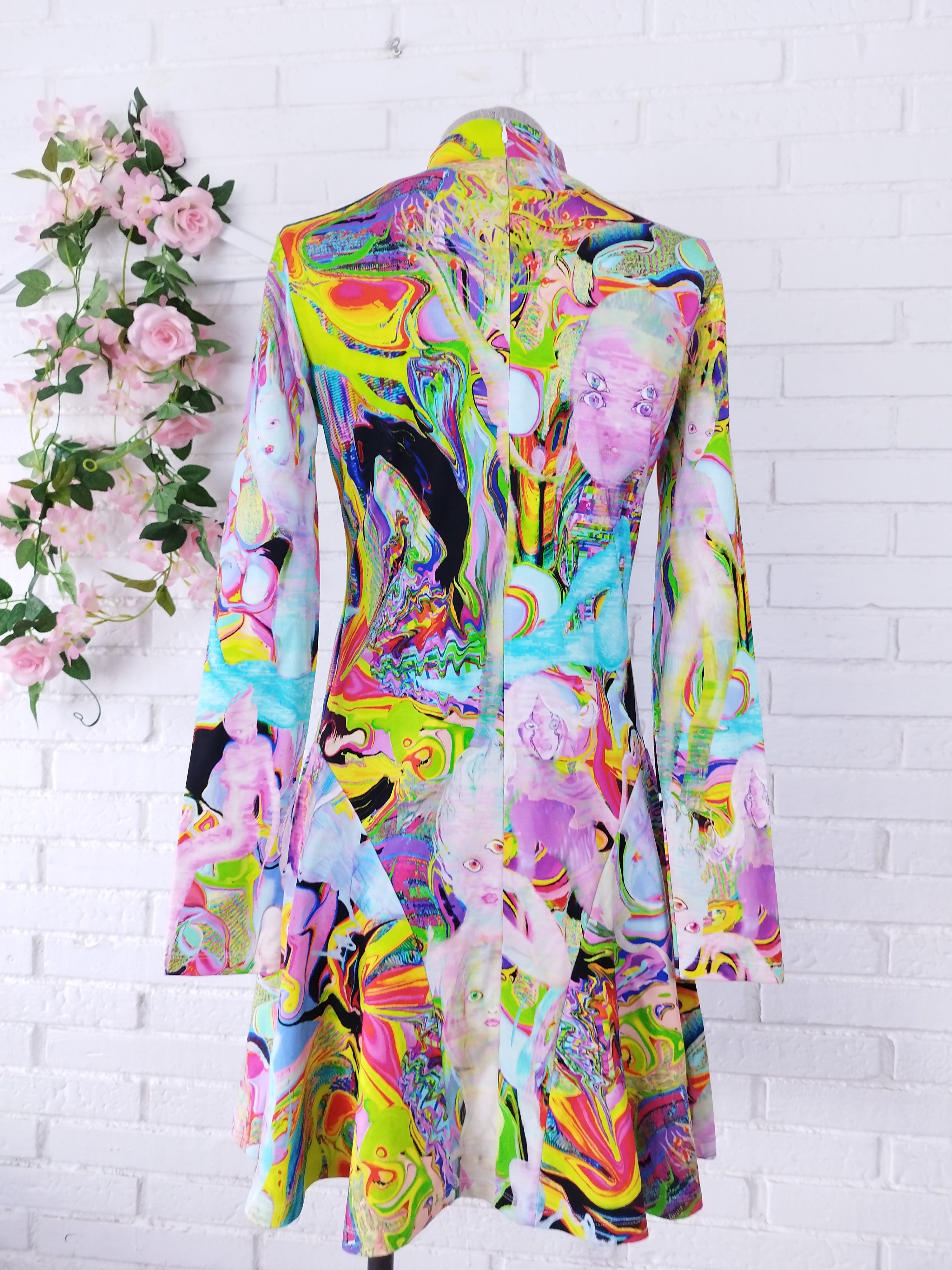 Kleid DESIGUAL Estampado manga larga