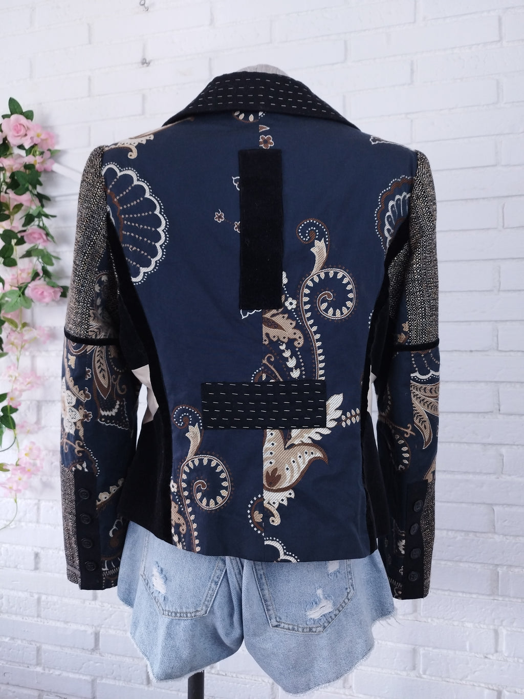 Vintage  Y2K Patchwork Blazer — Mixed Textures, Embroidery & Classic Cut