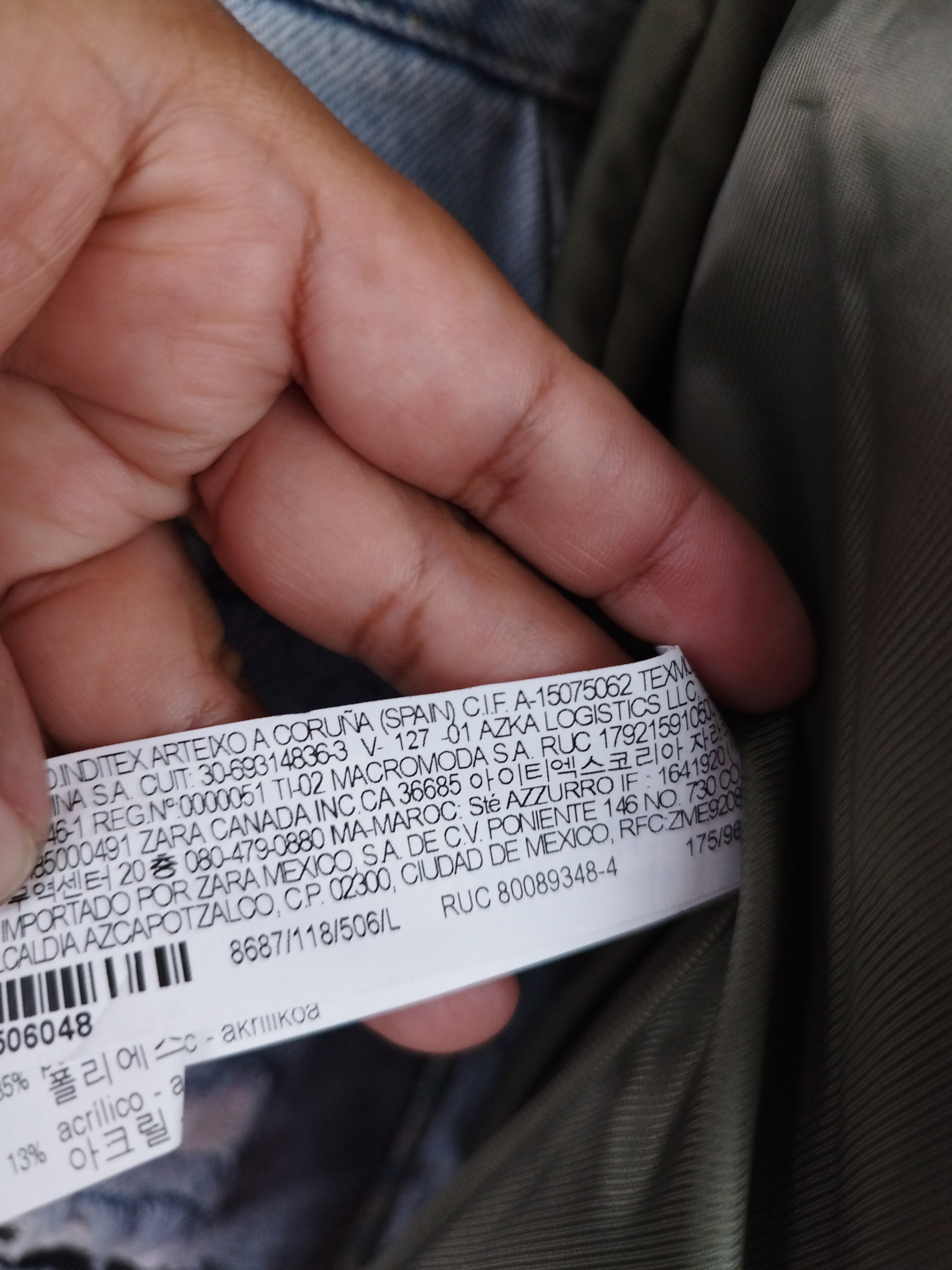 Abrigo ZARA Corto Lana Botones