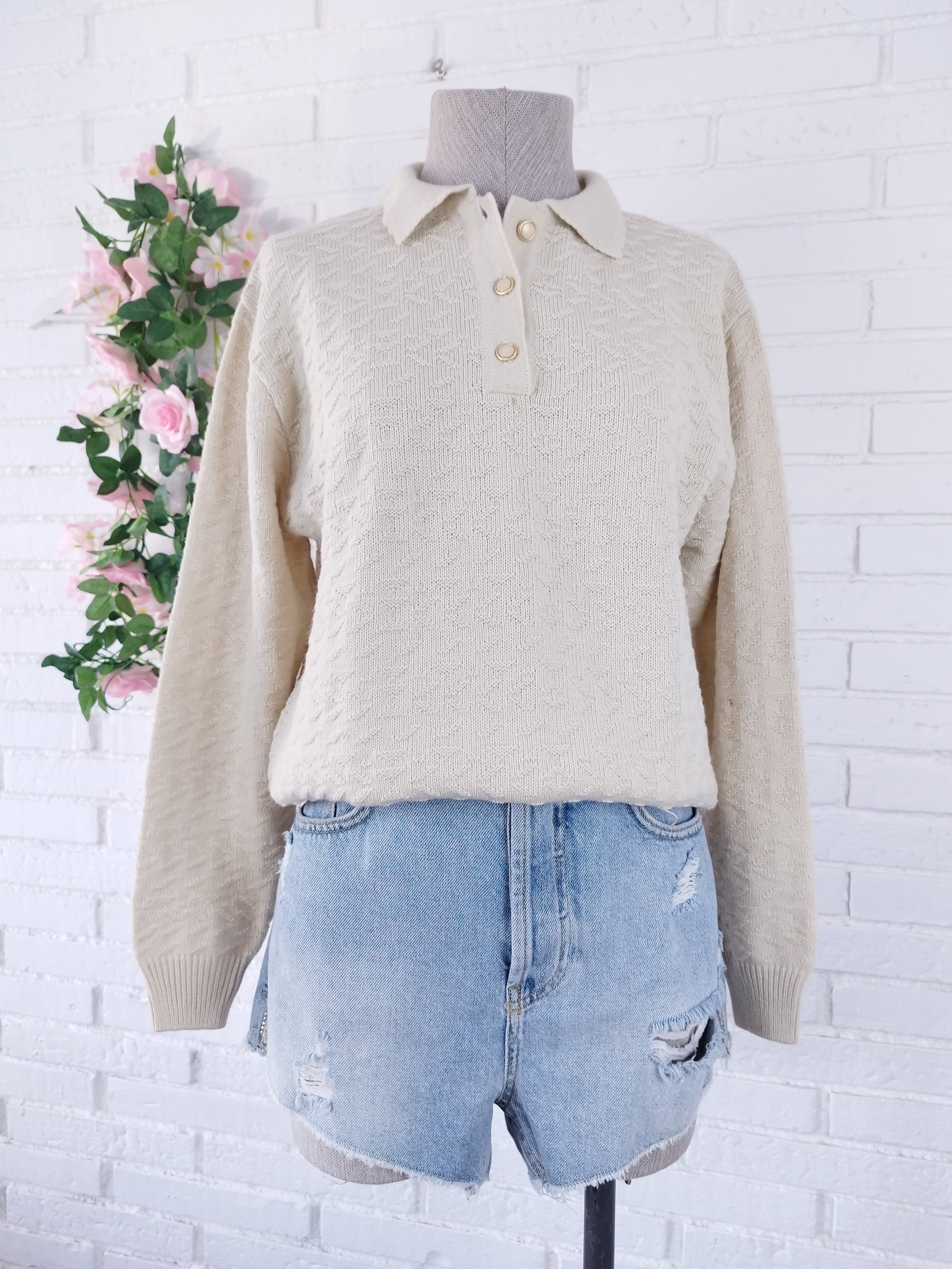 Vintage-Jacquard-Strickpullover aus den 90er-Jahren – Polokragen, Knopfleiste, Beige