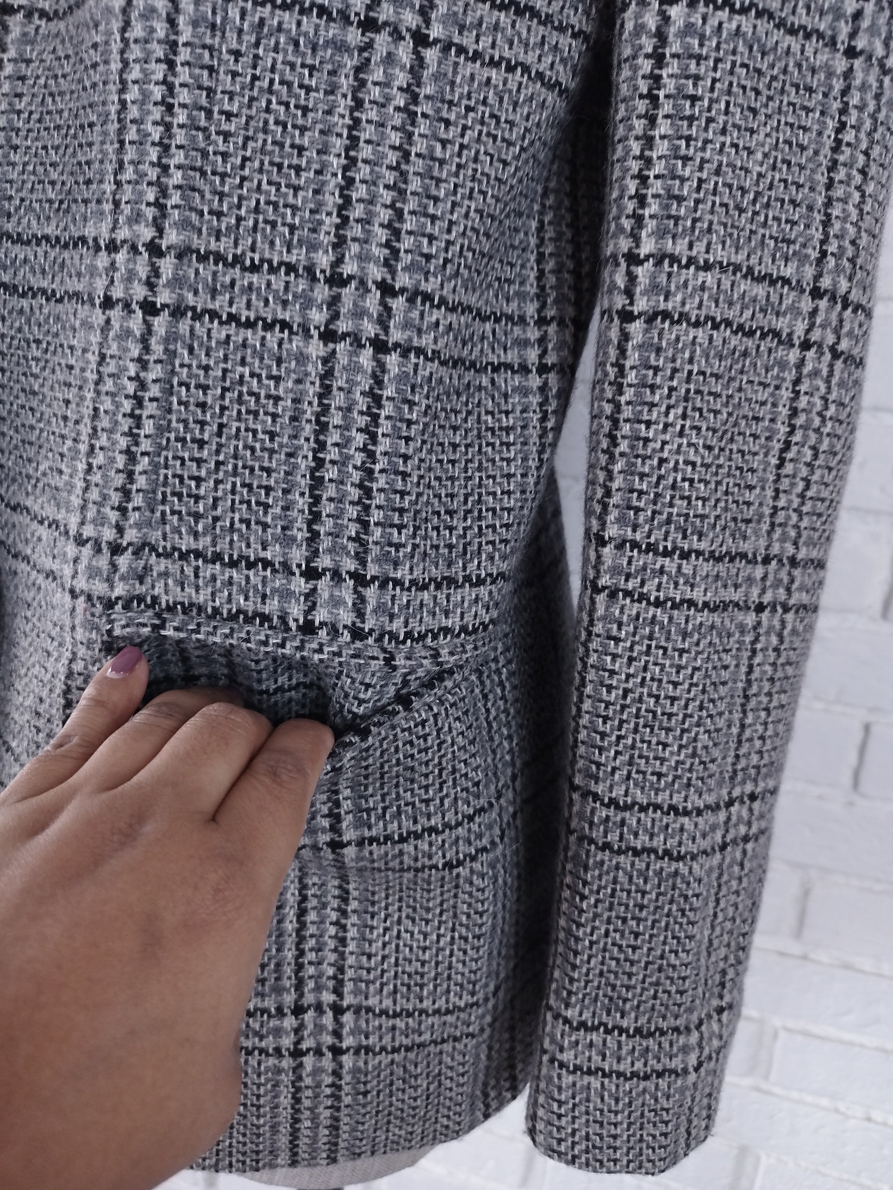 Vintage-Blazer aus Wollmischung aus den 90er-Jahren – Klassischer Winterschnitt &amp; graues Karomuster