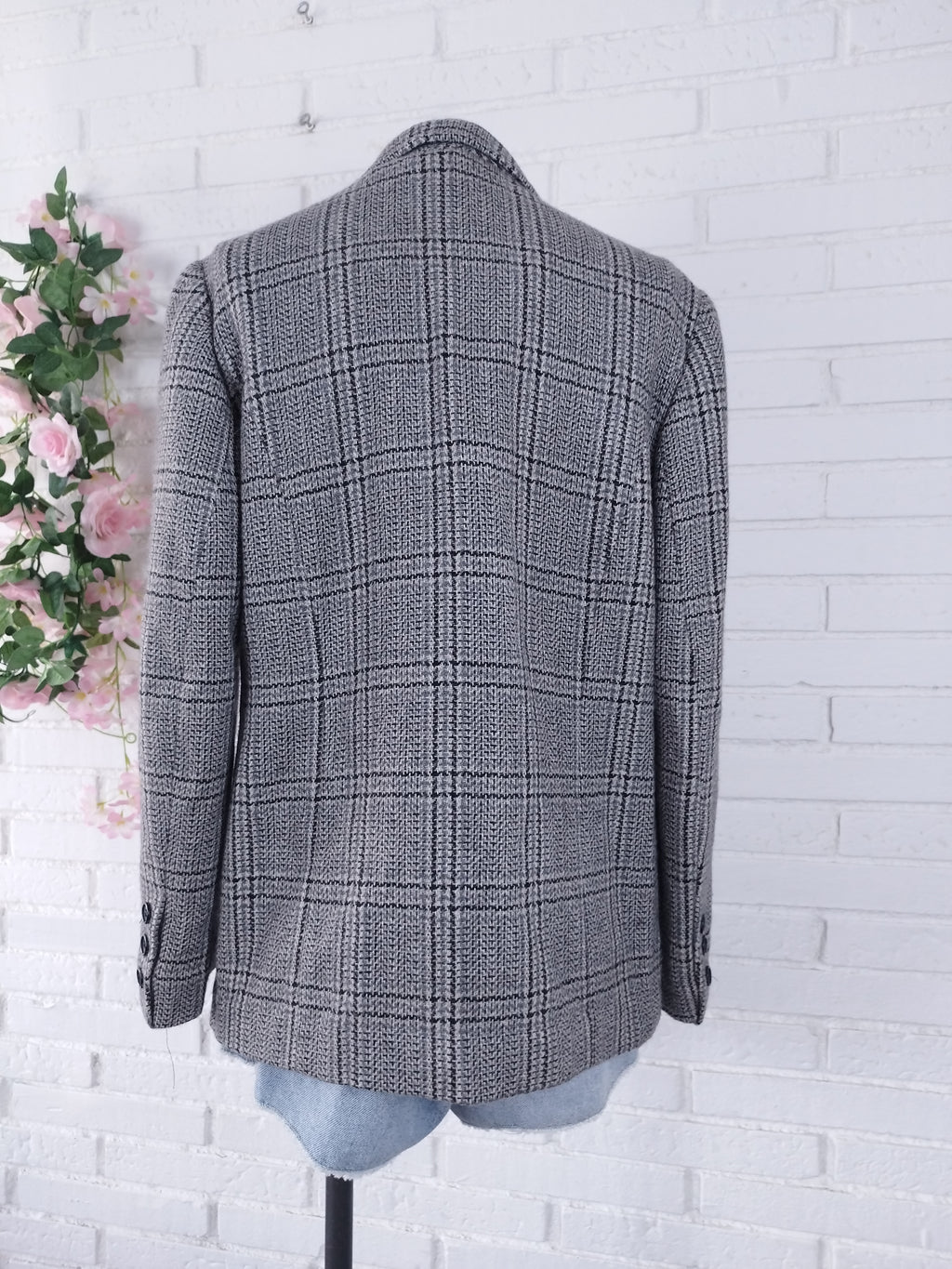 Vintage-Blazer aus Wollmischung aus den 90er-Jahren – Klassischer Winterschnitt &amp; graues Karomuster