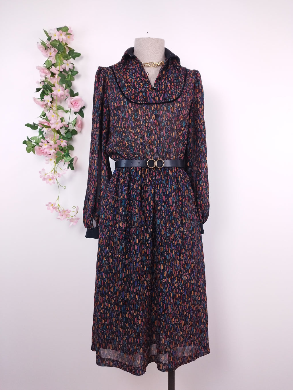 Vintage 80s Shirt Dress — Long Sleeves, Elastic Waist, Fluid Print & Excellent Condition