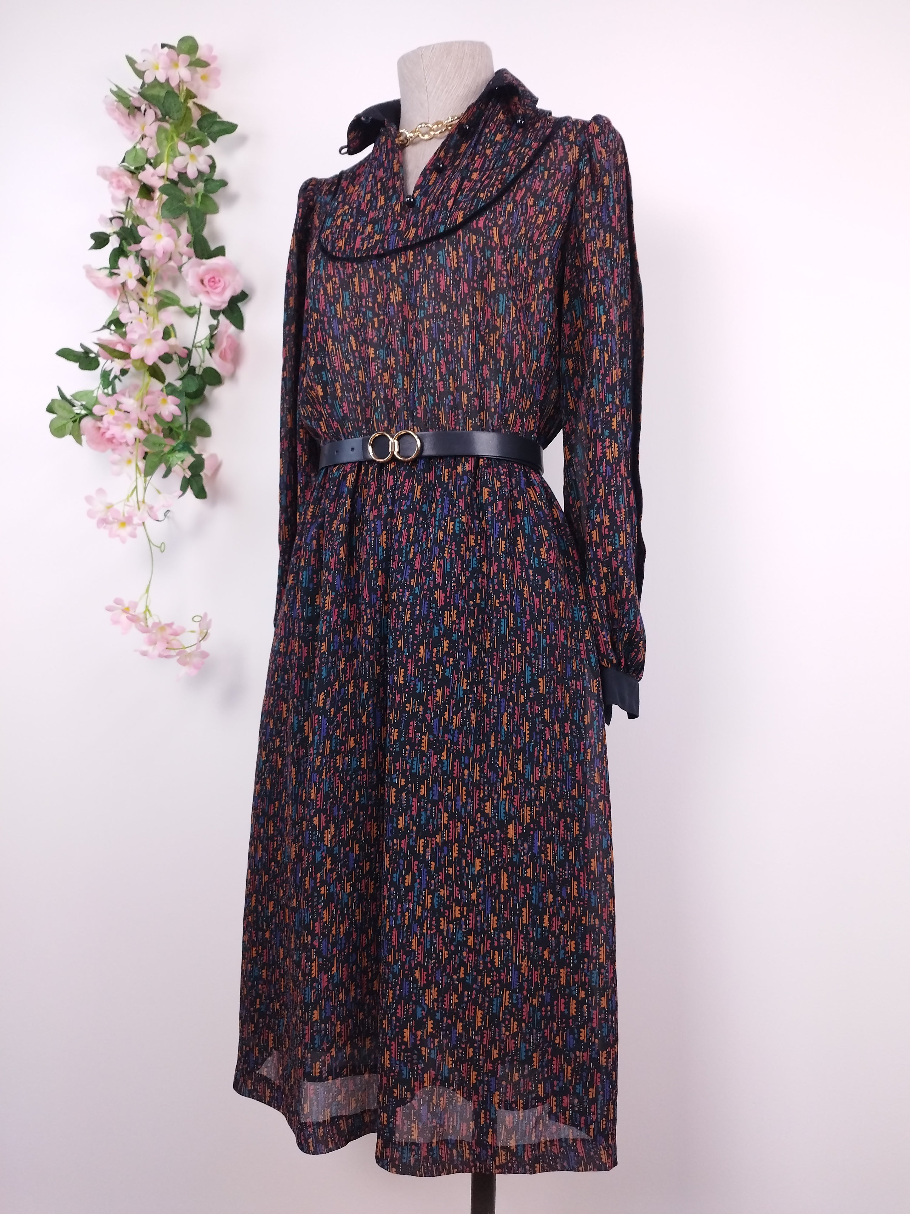 Vintage 80s Shirt Dress — Long Sleeves, Elastic Waist, Fluid Print & Excellent Condition