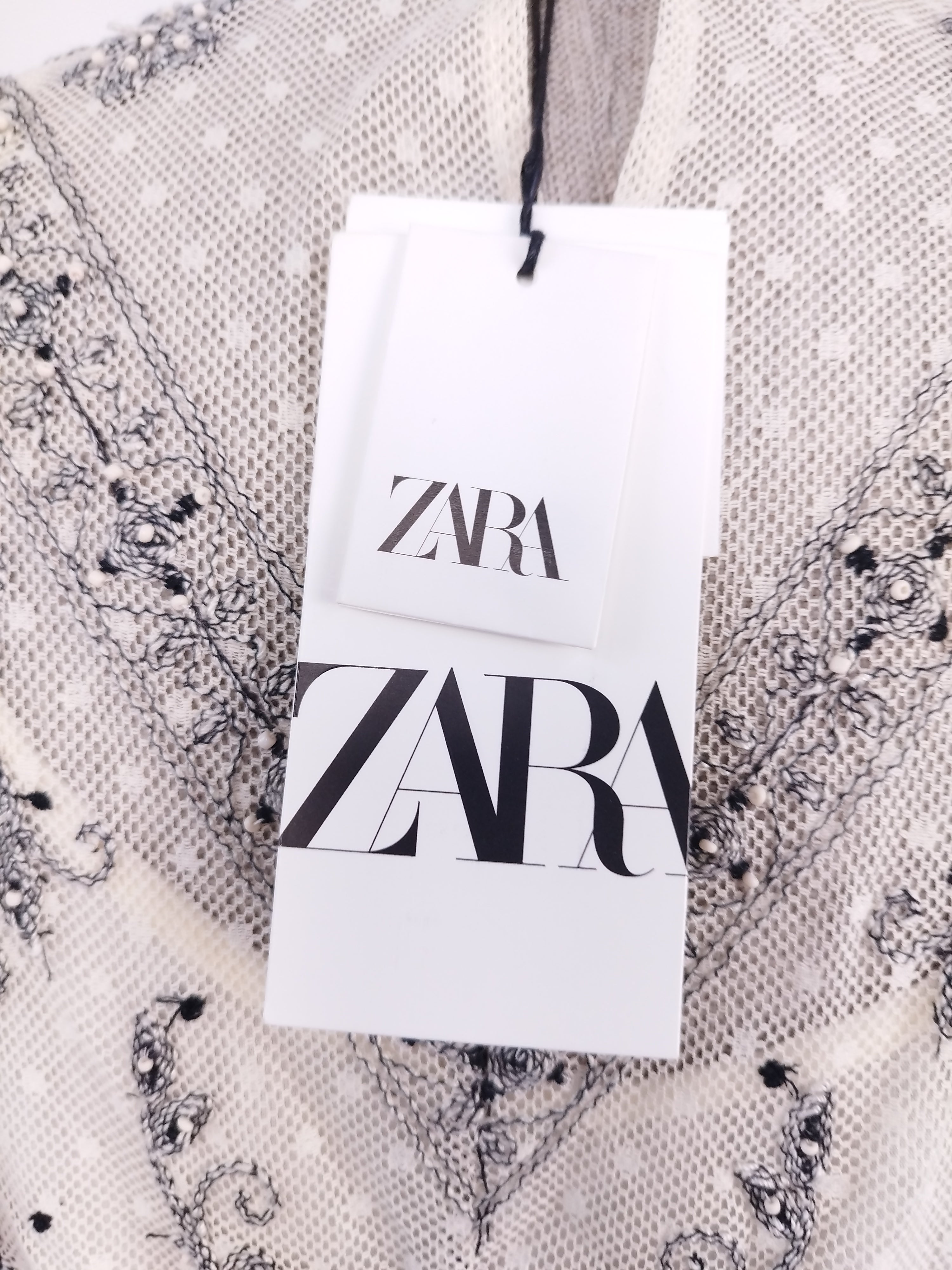 Romantisches ZARA-Kleid, Encaje y Bordado