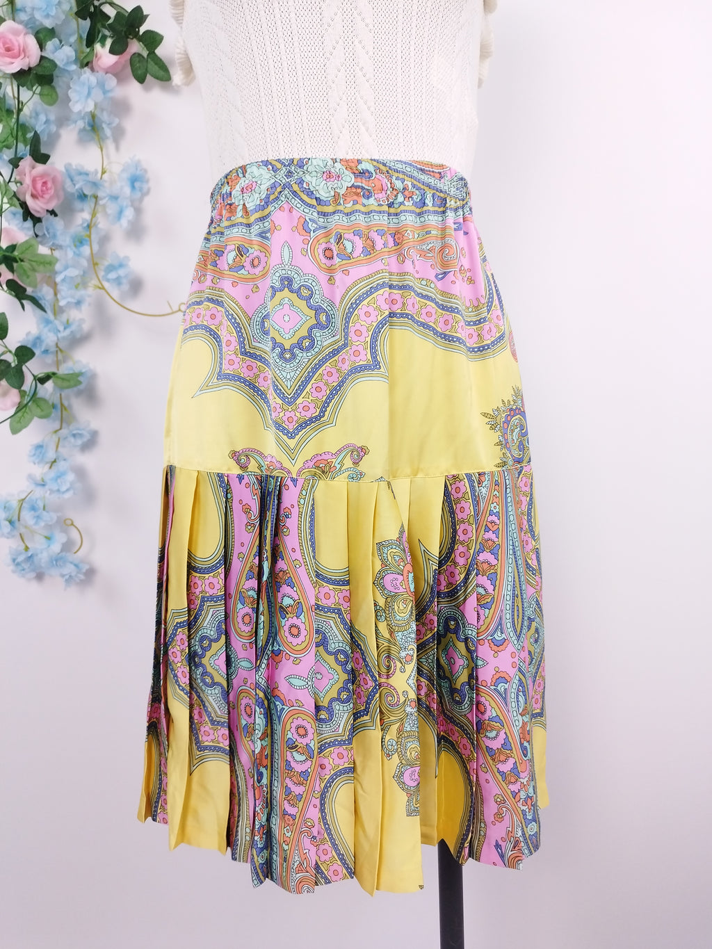 Falda VINTAGE Plisada Satinada Paisley