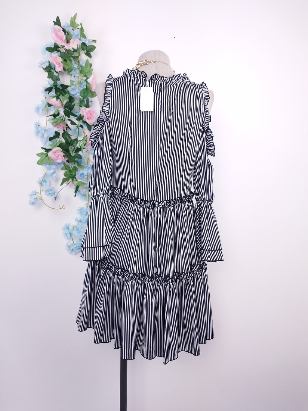 Vestido MAJE Rayas hombros descubiertos