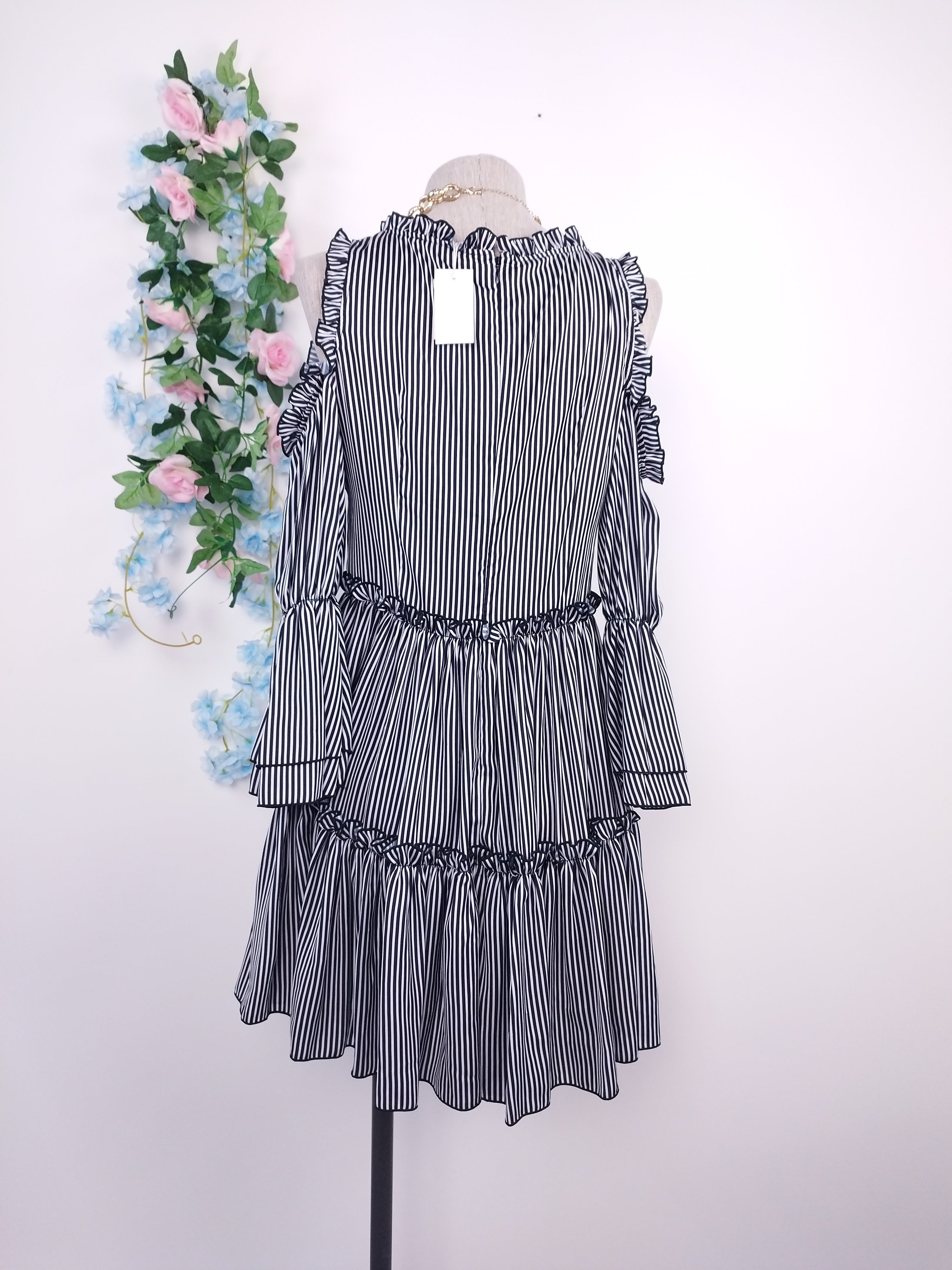 Vestido MAJE Rayas hombros descubiertos