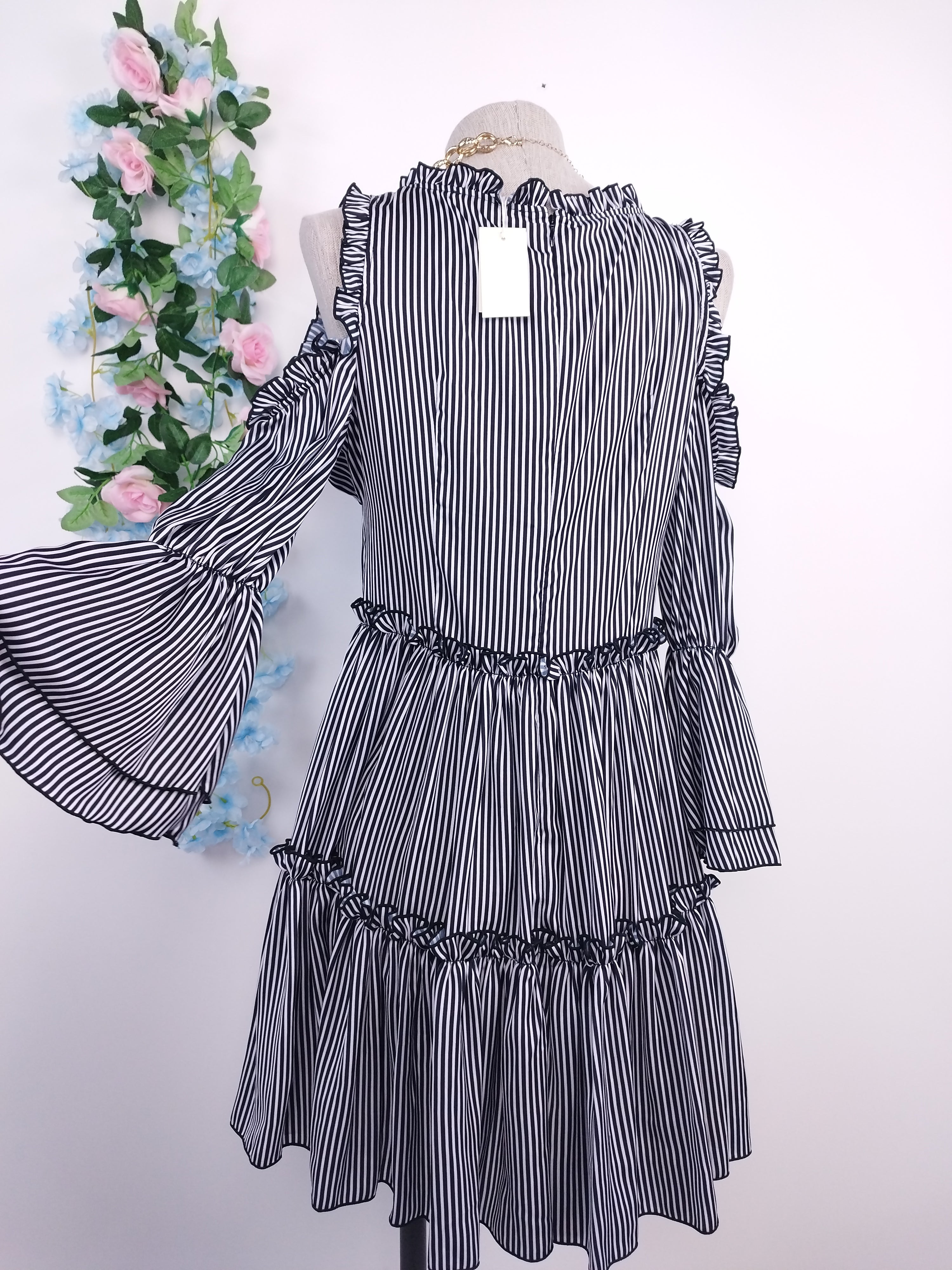 Vestido MAJE Rayas hombros descubiertos