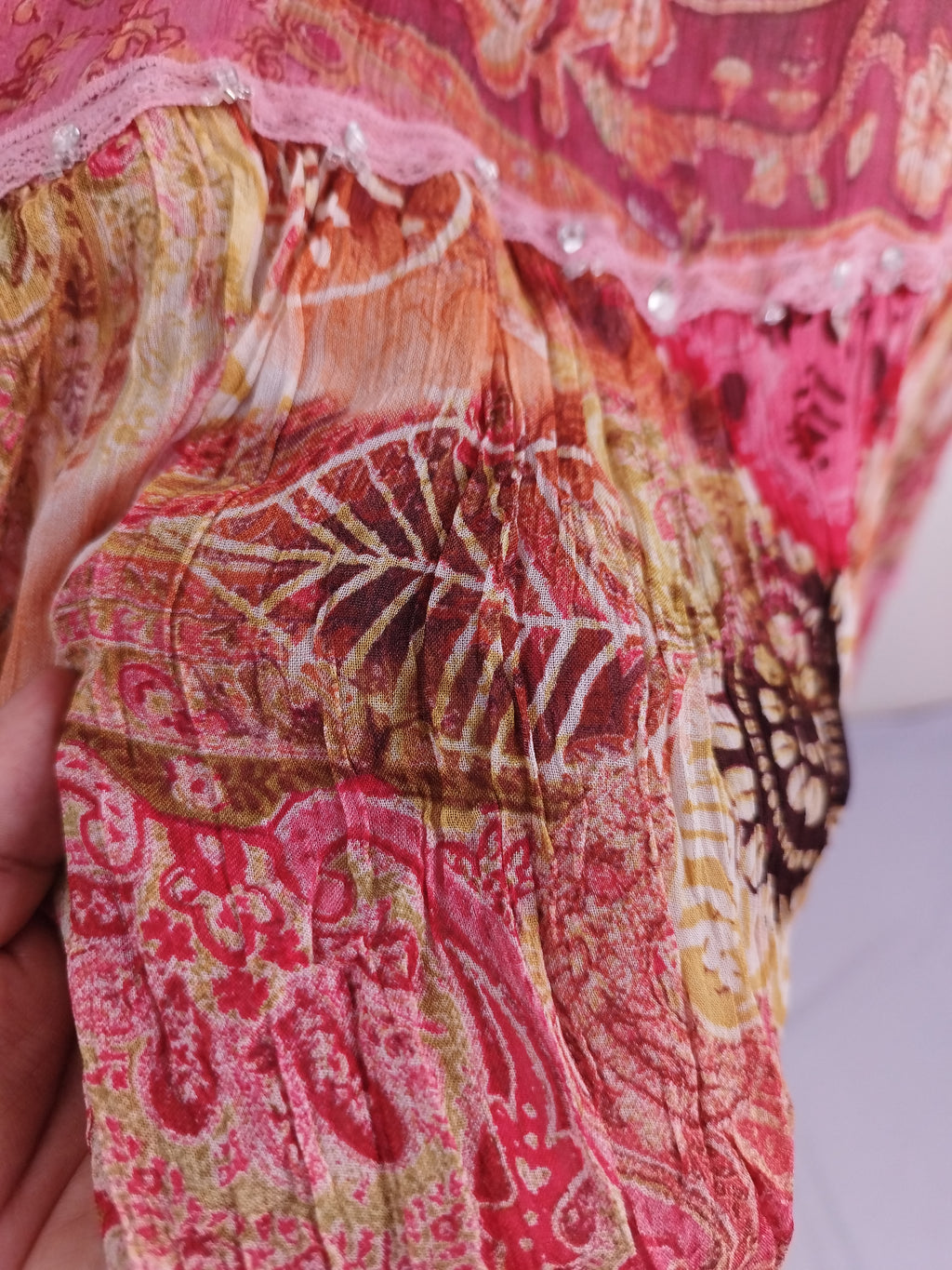 Vintage Seiden-Midirock – Boho-Stil, Patchwork-Print &amp; Paillettendetails