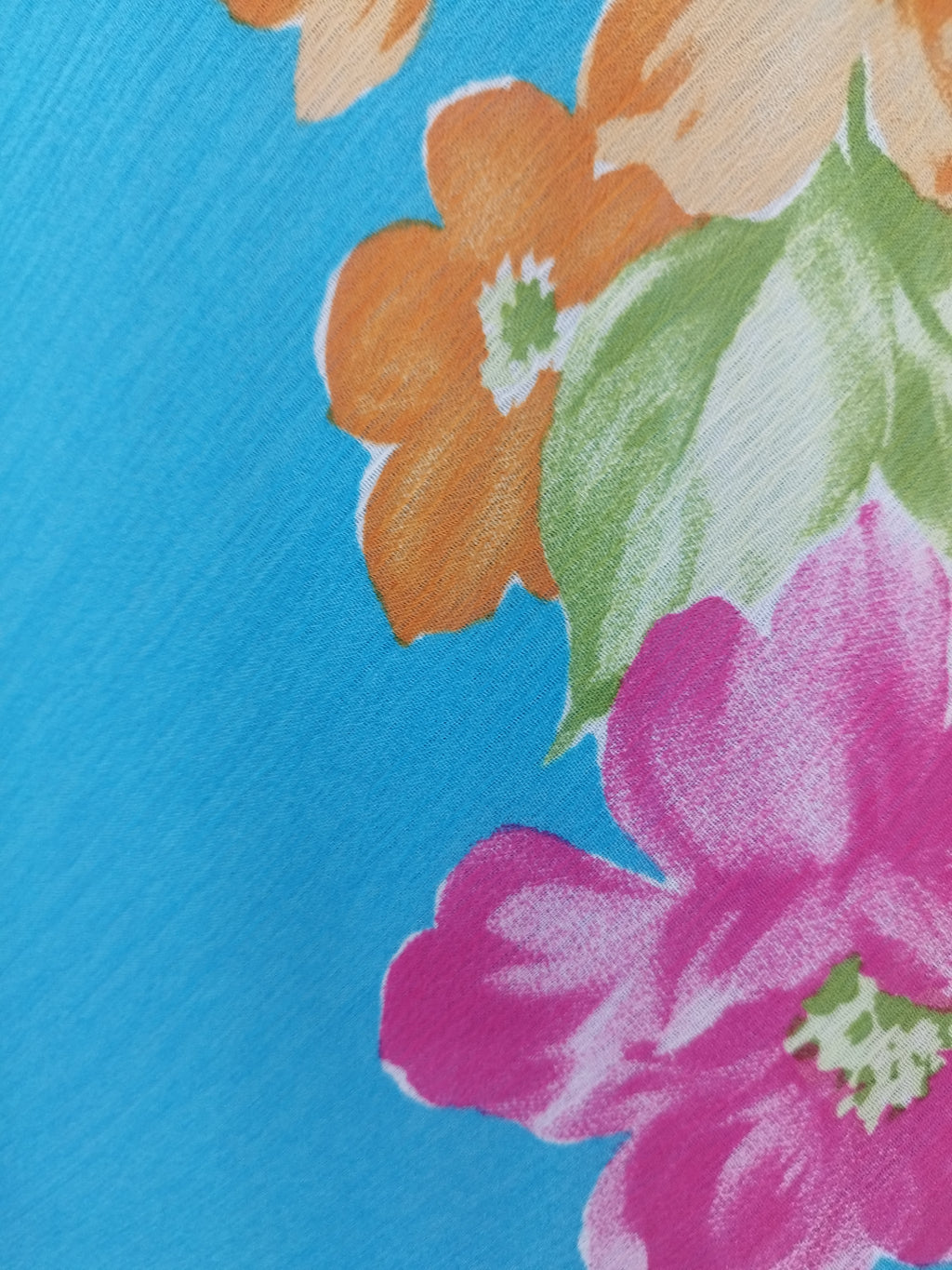 Vintage-Sommerkleid aus den 90er-Jahren – Slipkleid, geblümter Chiffon und asymmetrische Rüschen