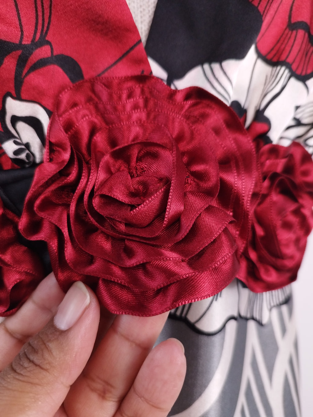 Vintage 2000s Y2K Maxi Dress — V-Neck, Rose Detail & Satin Print